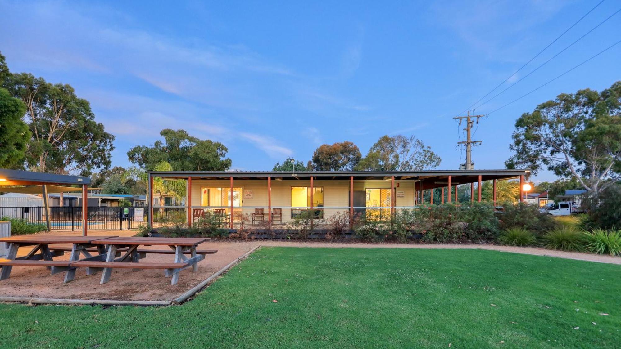 Yarrawonga Riverlands Tourist Park Exterior foto